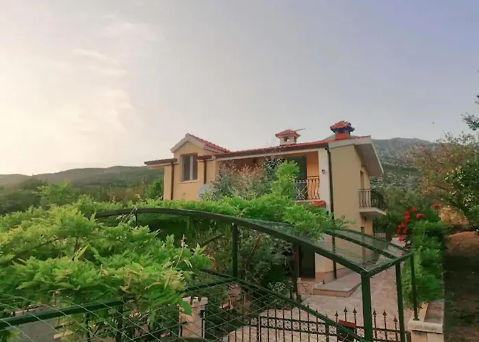 Three Bedroom With Private Pool Villa *