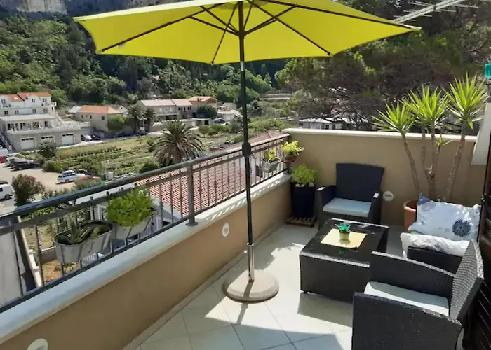 Three Bedroom With Private Pool Villa *