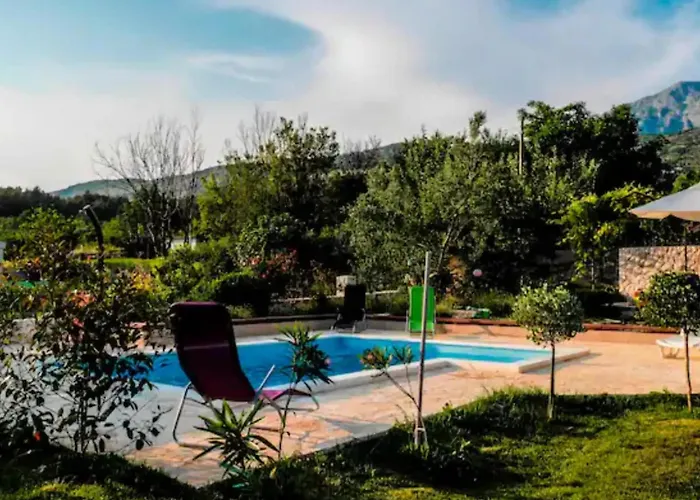 Three Bedroom With Private Pool * Tugare