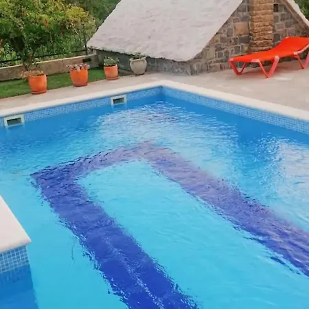 Three Bedroom With Private Pool * Tugare